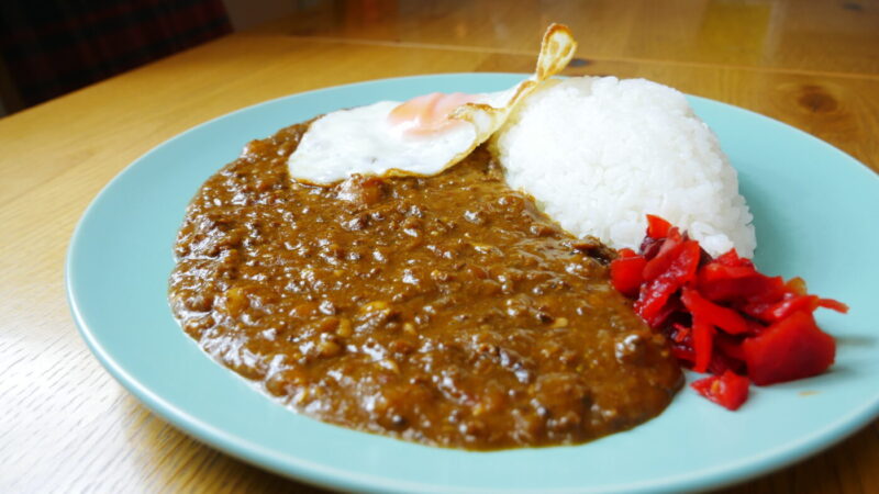 目玉焼きカレー